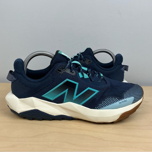 New Balance Women’s Size 9.5 B Dynasoft Nitrel V6 Trail Navy Athletic Shoes - Picture 2 of 10